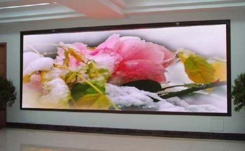 成都led顯示屏廠家：清洗led顯示屏需要用到哪些設(shè)備設(shè)施？